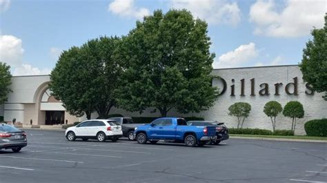 dillard's clarksville